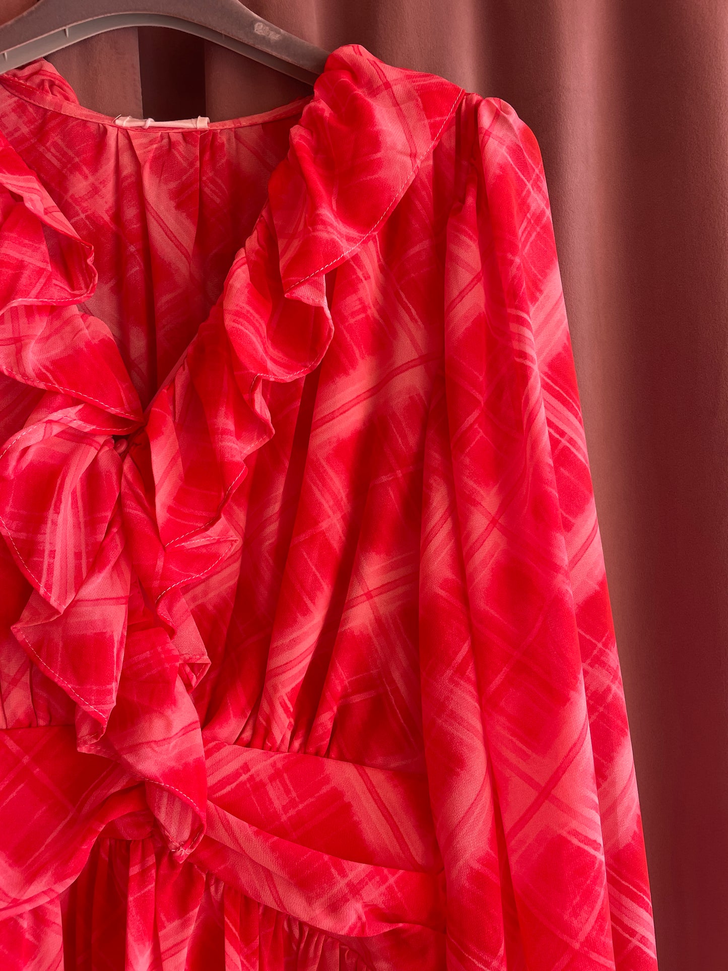 Ruffled Short Dress (red/pink)