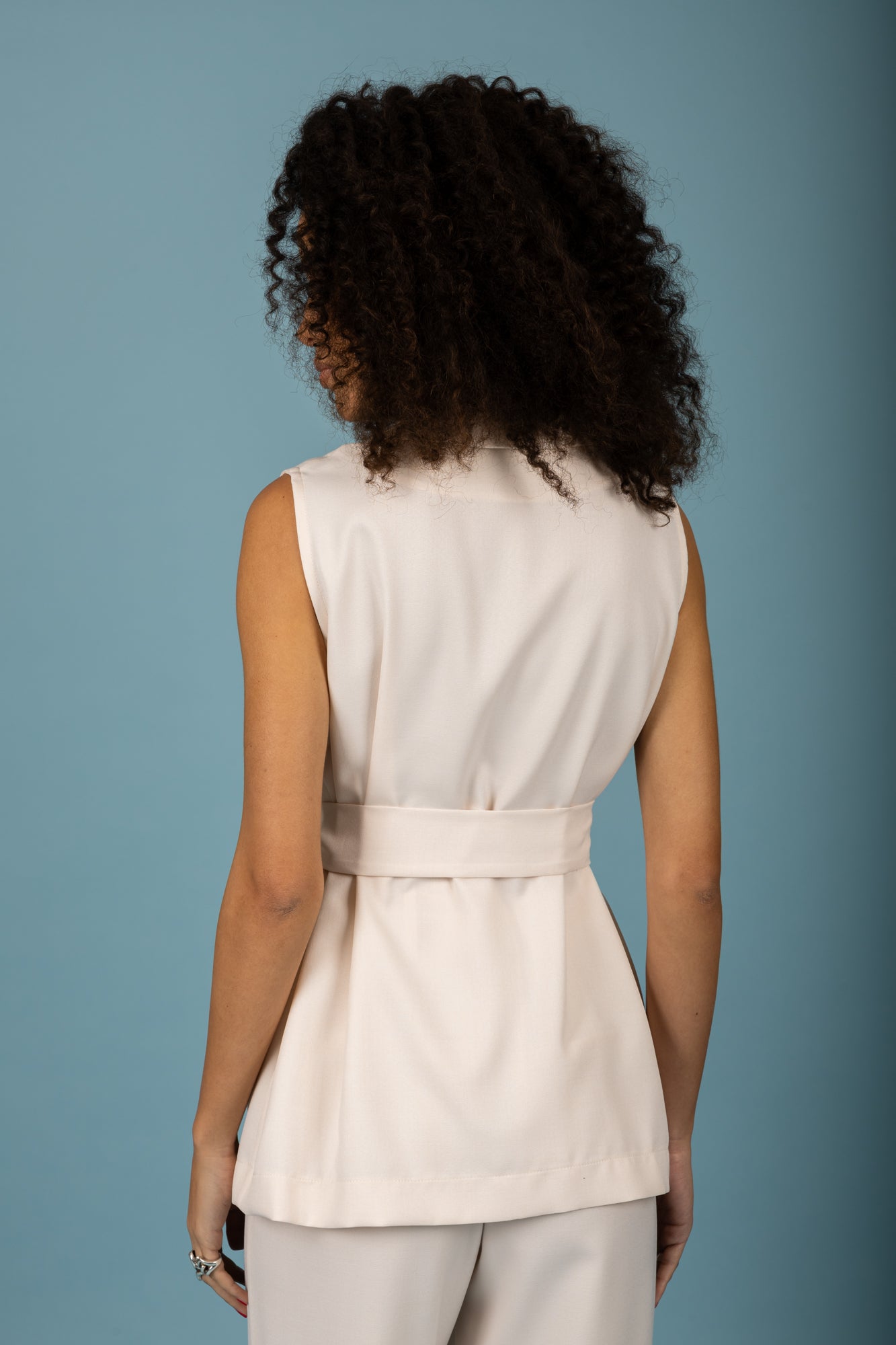 Alessandro Sleeveless Blazer (Vanilla)