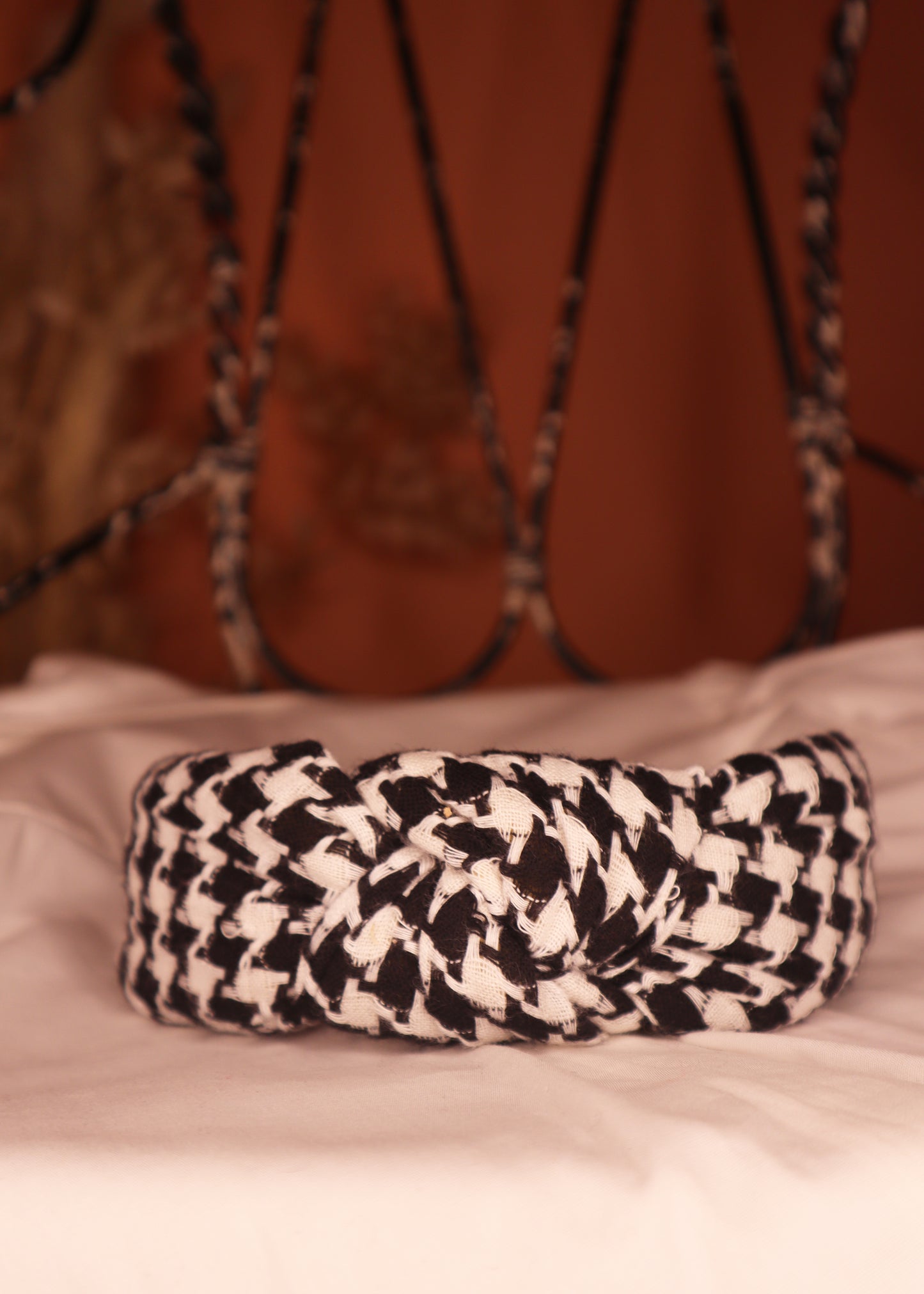 Knotted Headband (b&w)