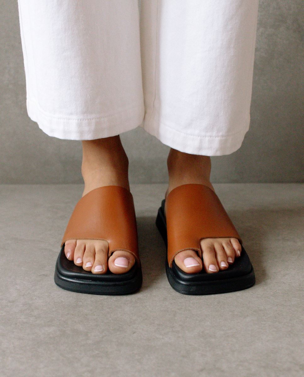 Toe Ring Flat Sandals