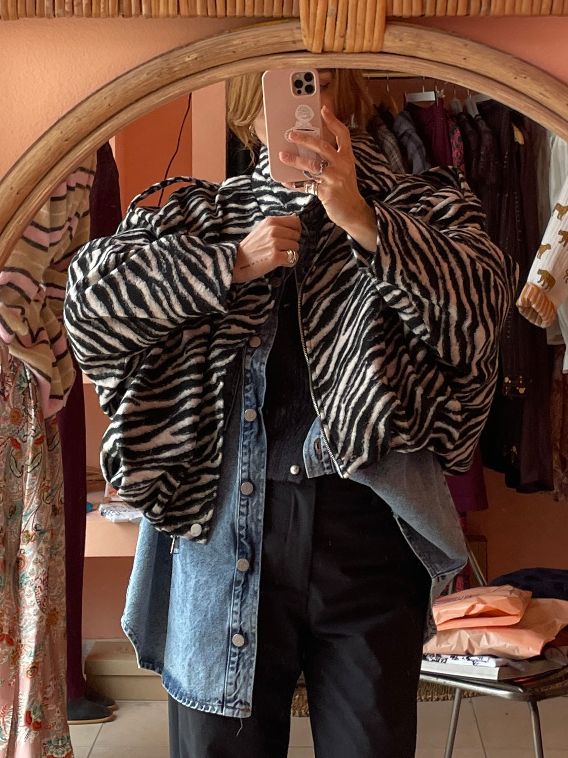 Oversized Bomber Jacket (zebra black)