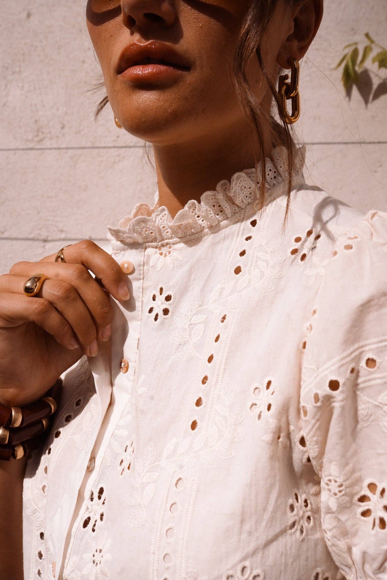 Delia Emproidered Shirt (beige)