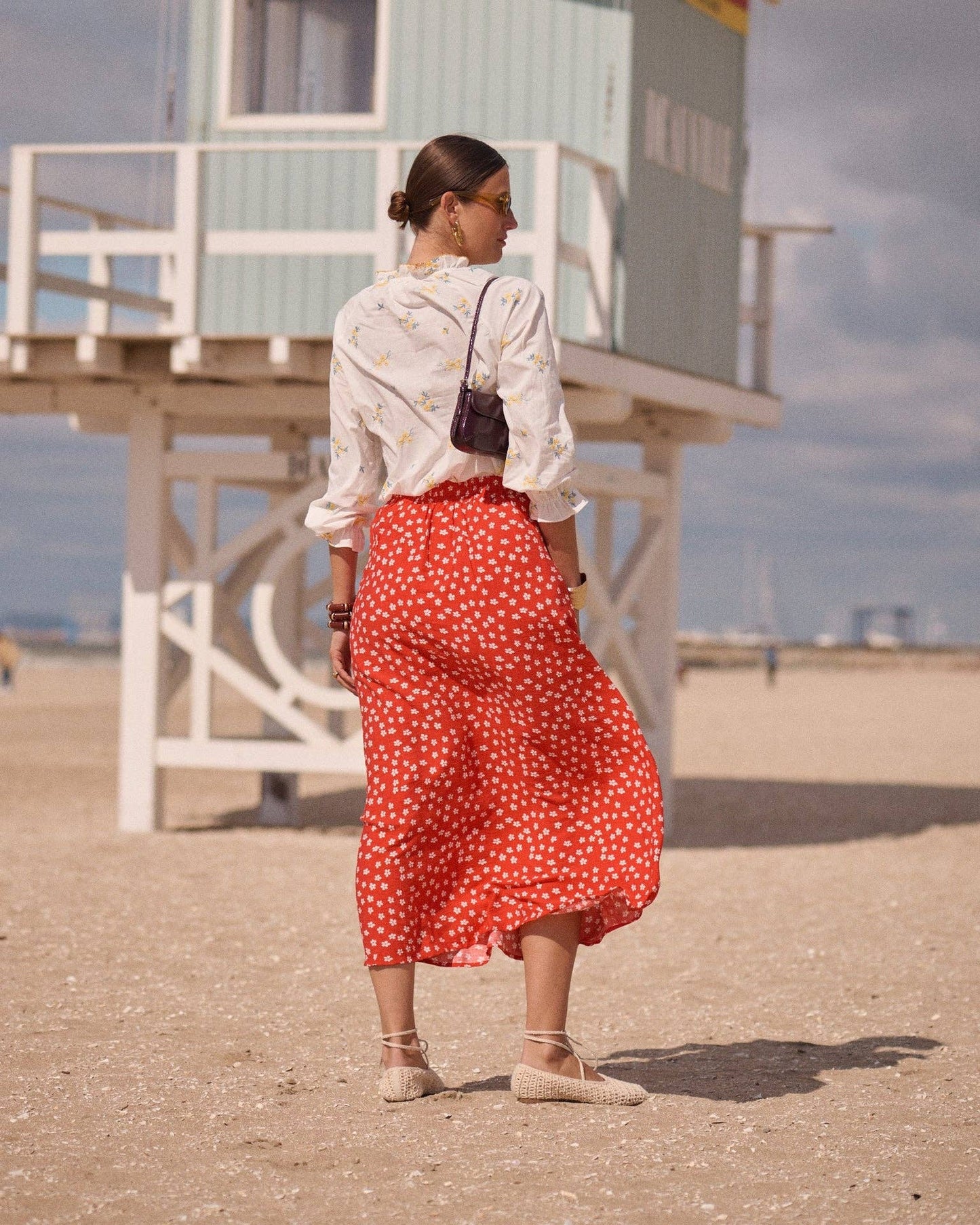 Plaza skirt (white blossoms)