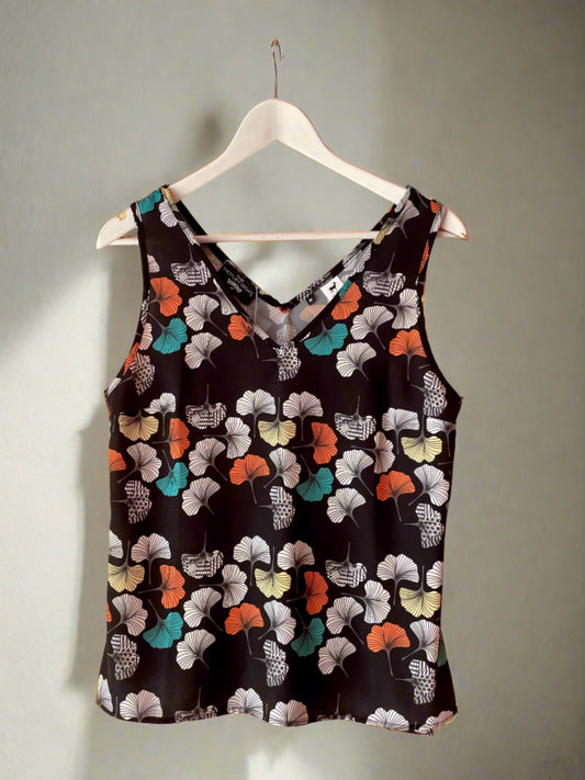 Sleeveless Printed Top (black)