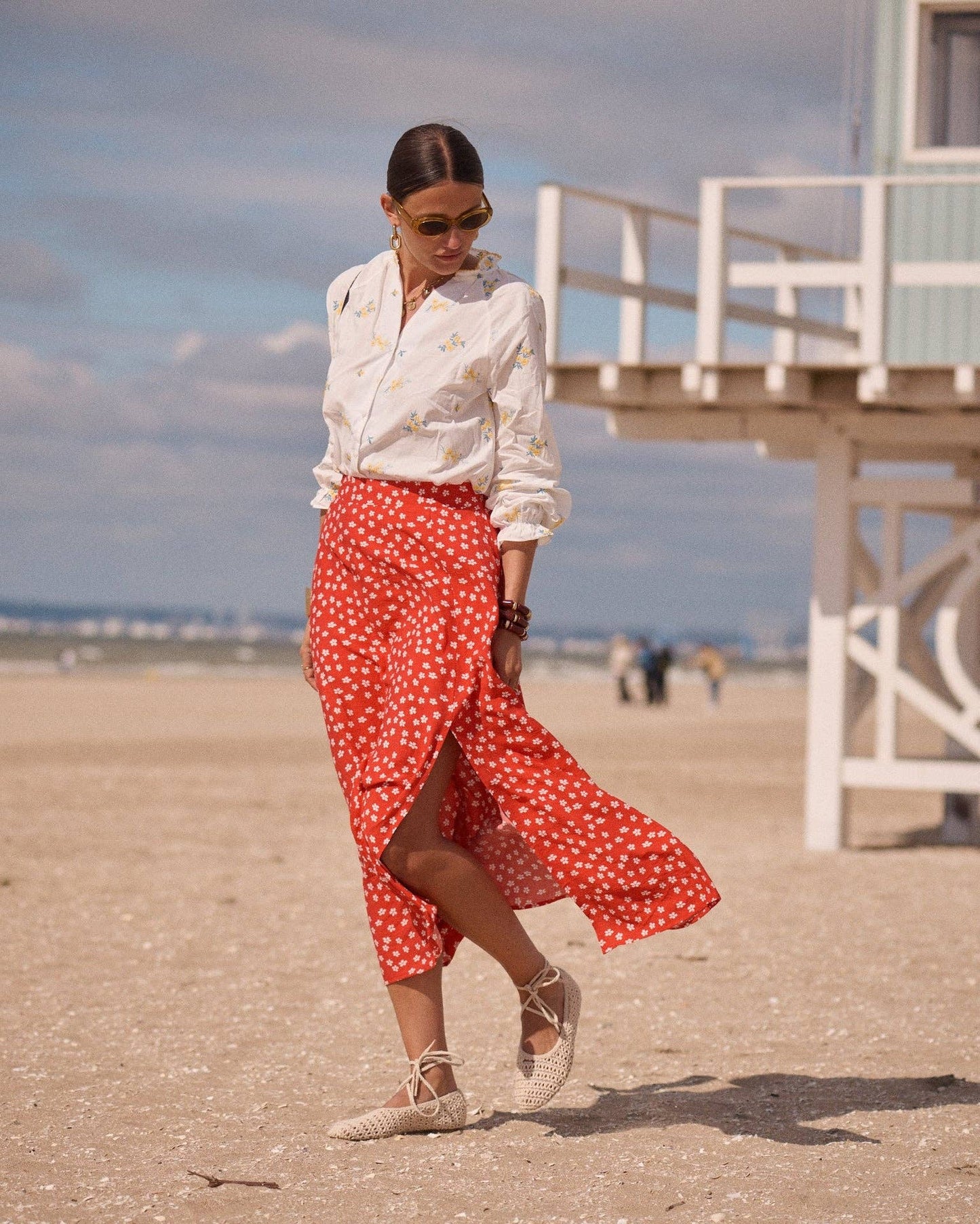 Plaza skirt (white blossoms)