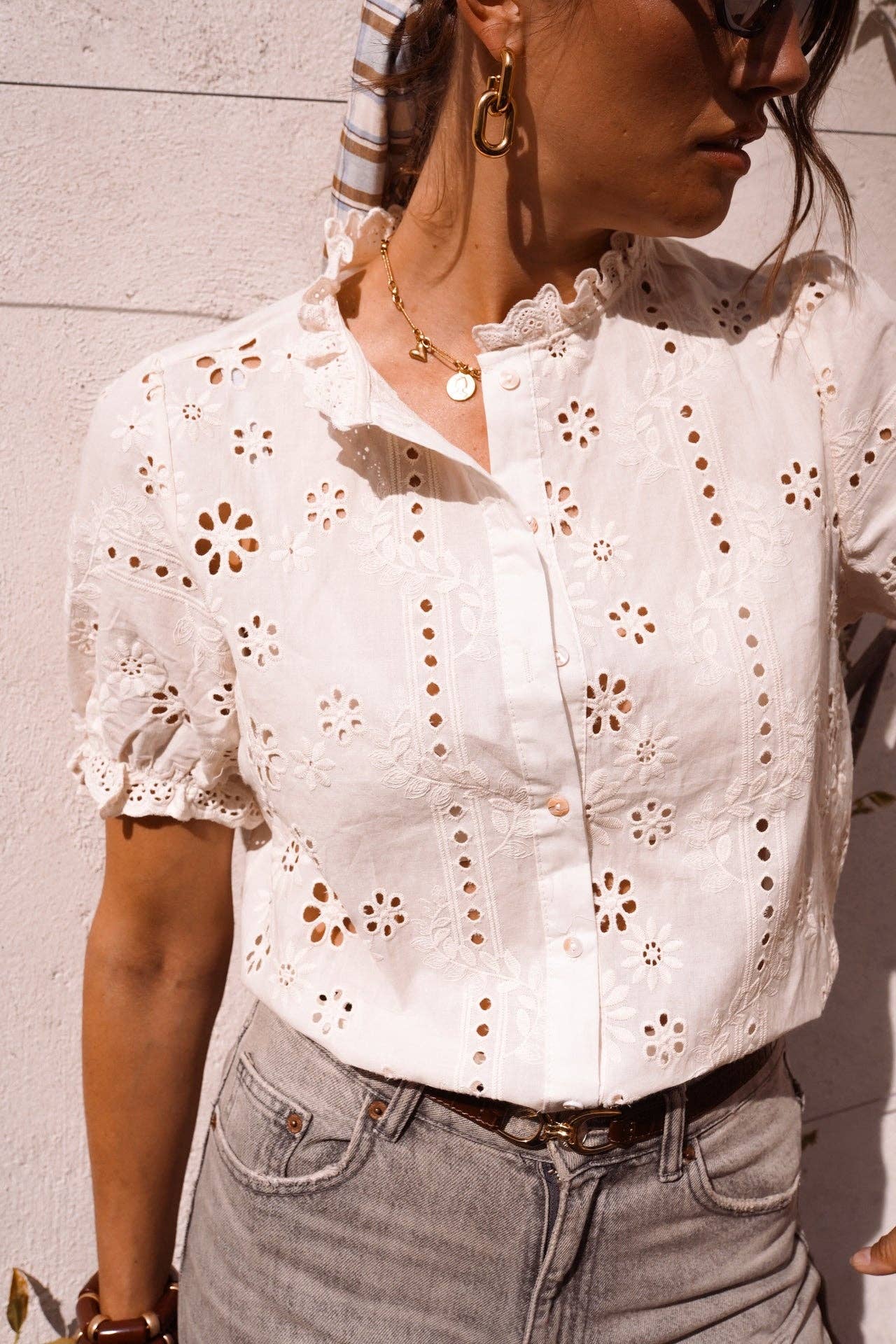 Delia Emproidered Shirt (beige)