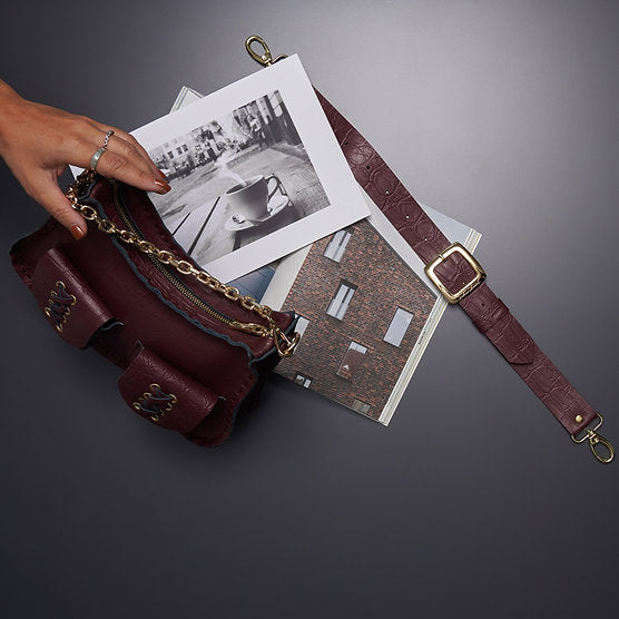 Long Nights Shoulder Bag (cherry)