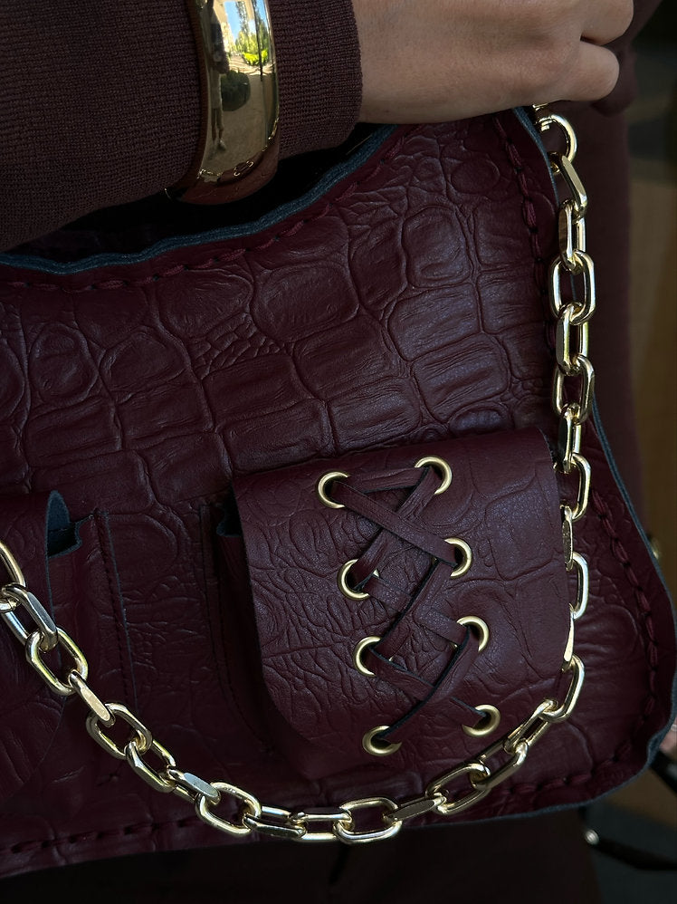 Long Nights Shoulder Bag (cherry)