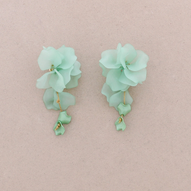 Petals Resin Earrings (mint)