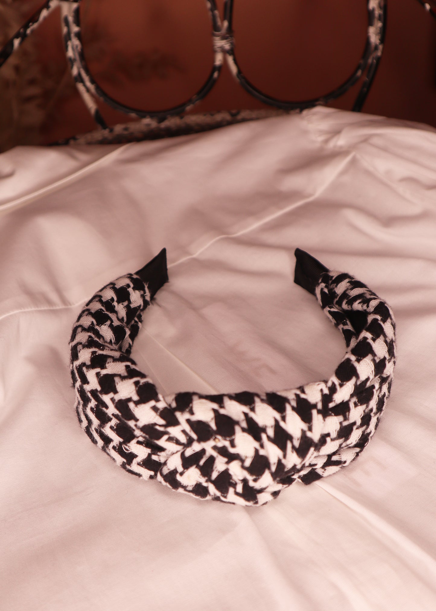 Knotted Headband (b&w)